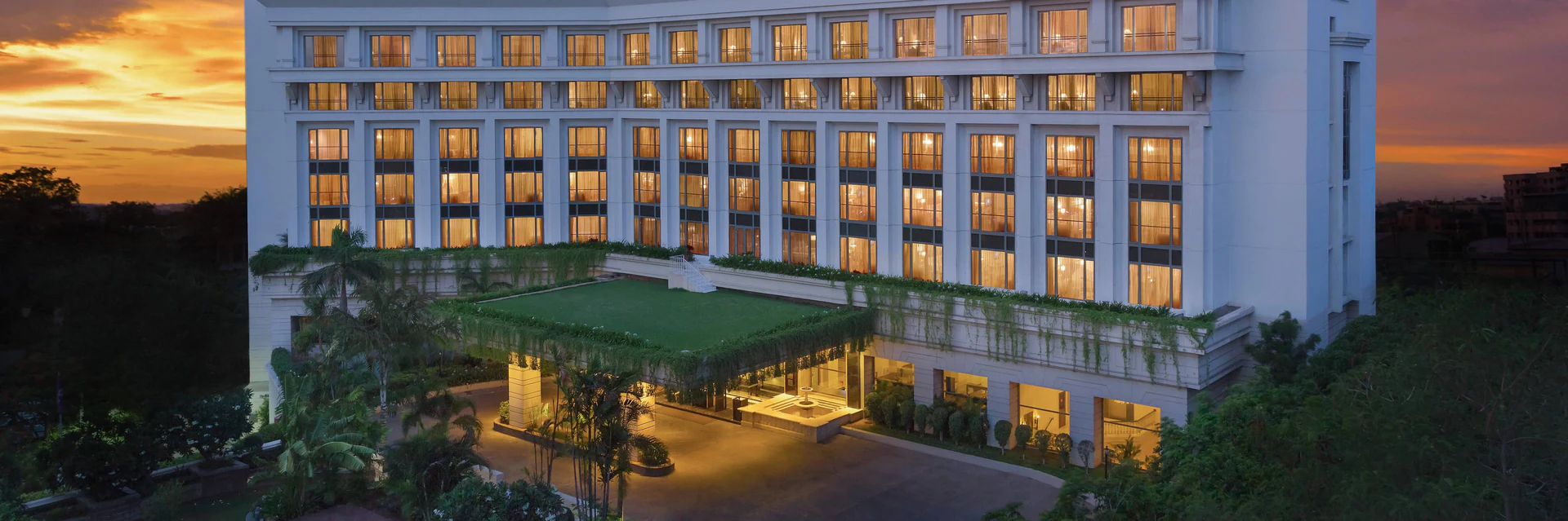 ITC Kakatiya — exterior